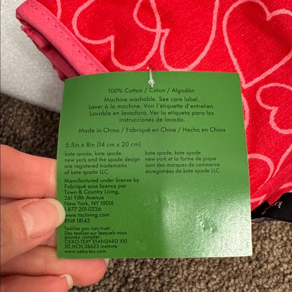 Kate Spade heart oven mitts set of 2 NWT - Picture 4 of 4